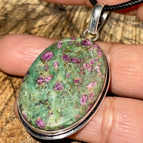 Corundum Ruby Fuchsite Pendant 2” - Picture 4 of 13